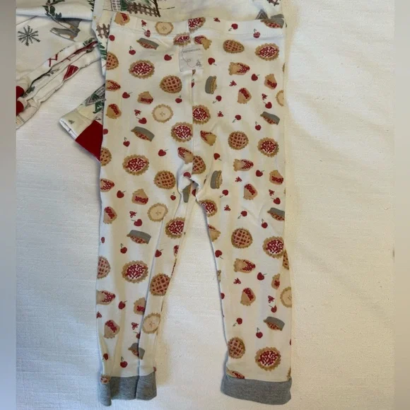 Burt’s Bees Baby | Bundle of 2-piece Holiday Pajama Sets | 18 months - Picture 5 of 16